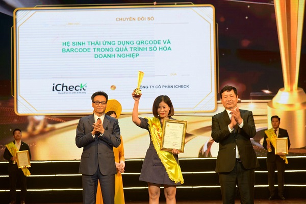 Giải thưởng Sao Khuê 2022: iCheck chiến thắng hạng mục danh giá nhất