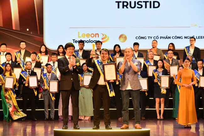 Bộ giải pháp xác thực định danh công nghệ cao TrustID của Leeon Technology vinh dự nhận giải thưởng Sao Khuê 2024