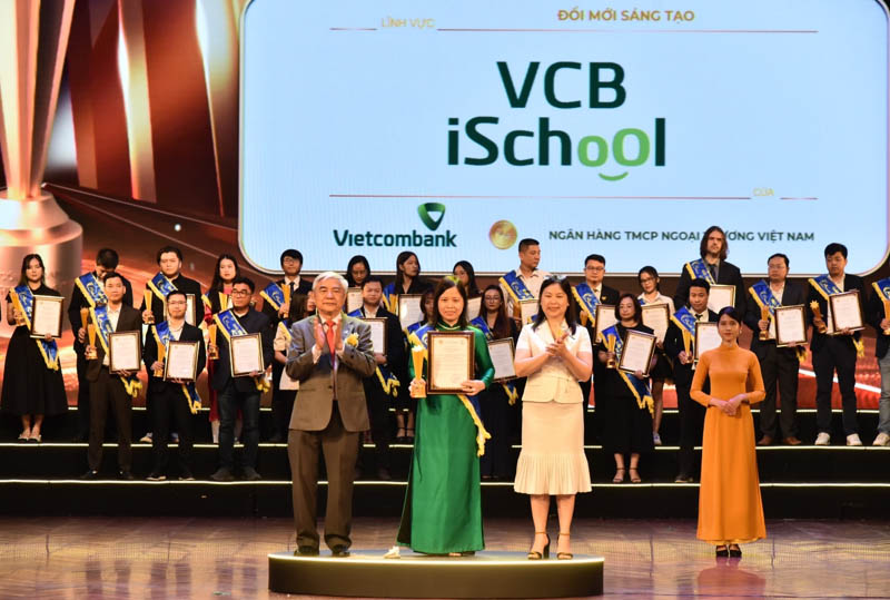 VCB i-School: Gói giải pháp thu học phí thông minh dành cho Trường học và Phụ huynh