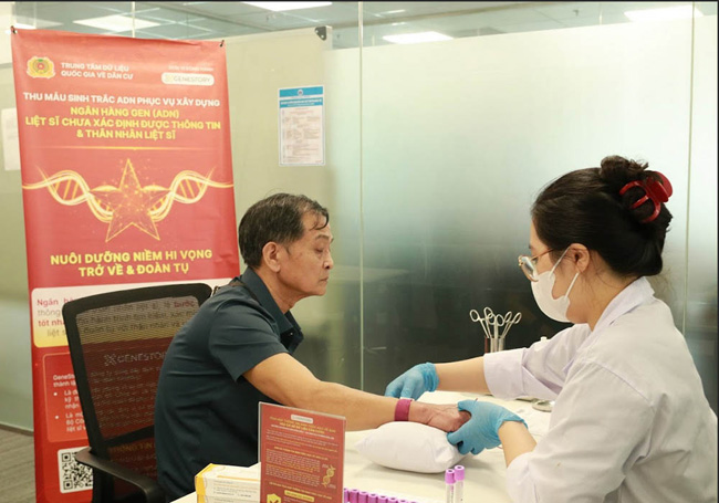 Axiom VinGenChip - Bước tiến mới của GeneStory trong giải mã gen người Việt